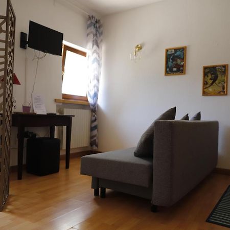 Апартаменты Bamboo Hous - Agriturismo Finilon Кастельнуово-дель-Гарда Экстерьер фото
