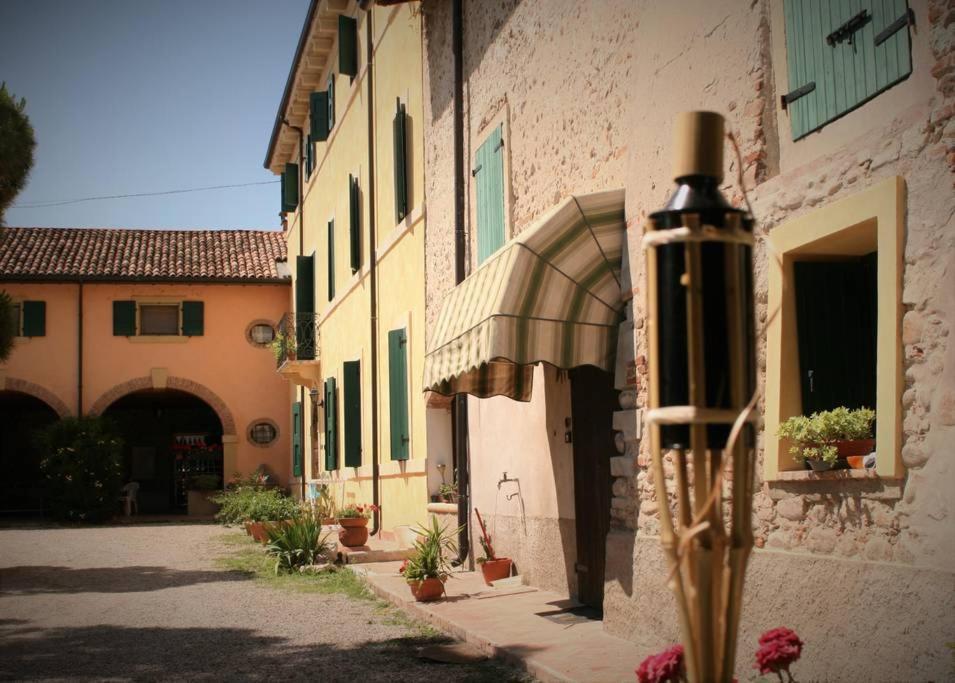 Апартаменты Bamboo Hous - Agriturismo Finilon Кастельнуово-дель-Гарда Экстерьер фото
