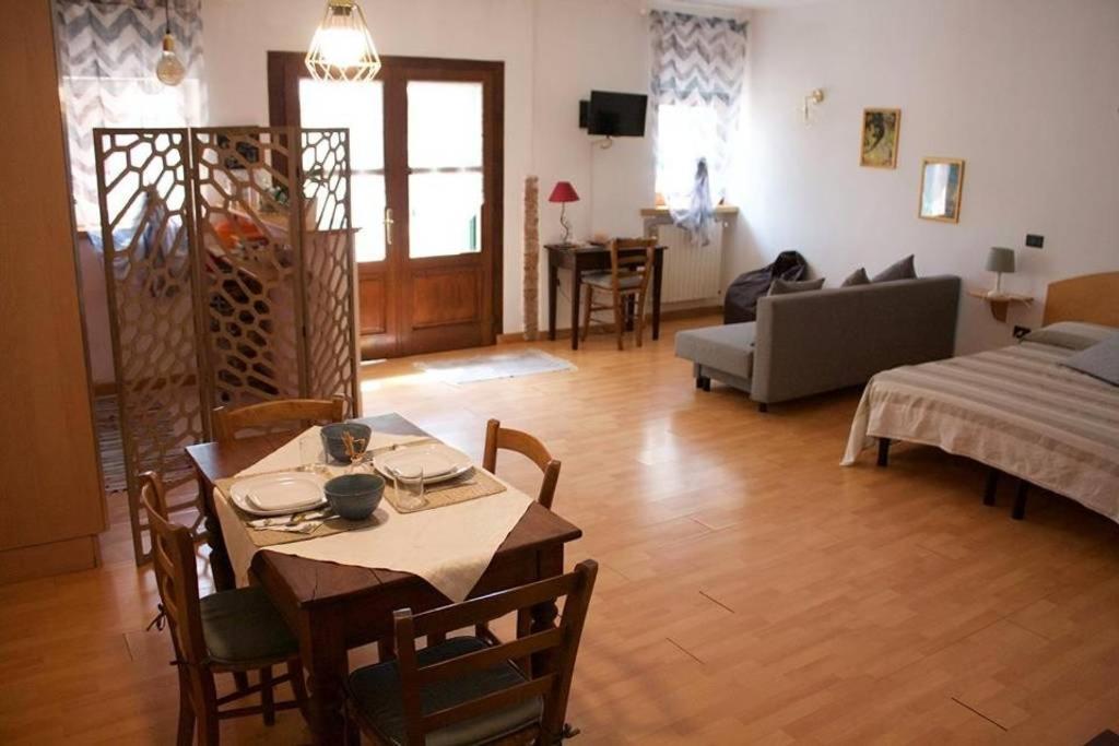 Апартаменты Bamboo Hous - Agriturismo Finilon Кастельнуово-дель-Гарда Экстерьер фото